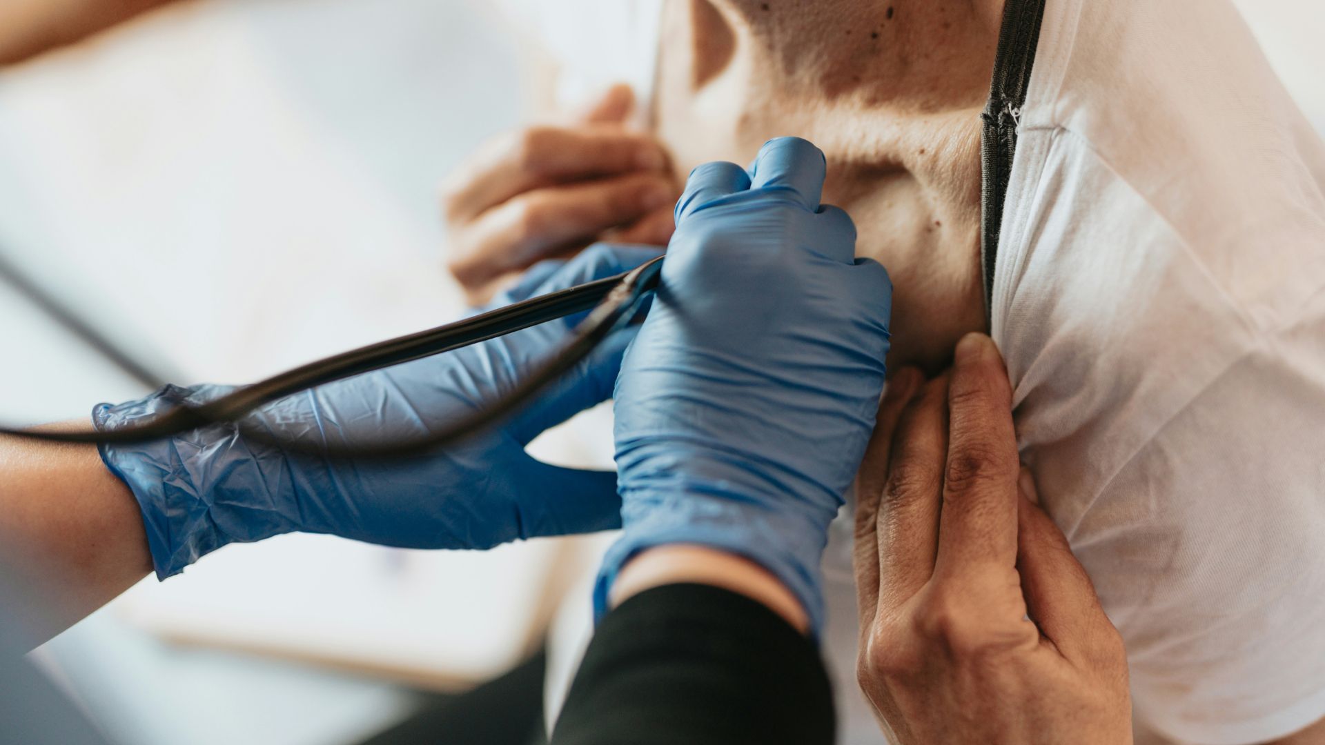 Texas' high cost of healthcare still keeps residents from getting required medical treatment, they even skip them to save money