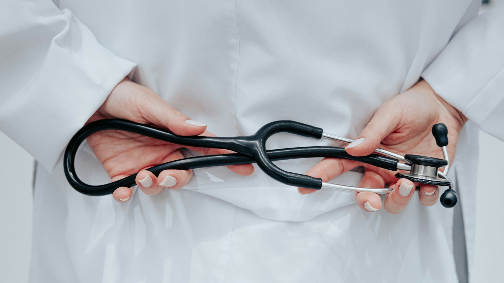 Texas' high cost of healthcare still keeps residents from getting required medical treatment, they even skip them to save money