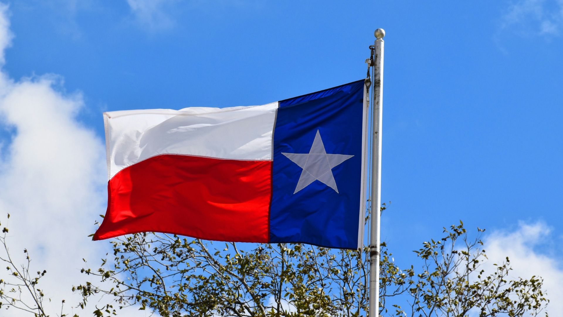 Texas' high cost of healthcare still keeps residents from getting required medical treatment, they even skip them to save money