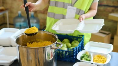 Dallas agencies and volunteers deliver meals to homebound seniors during Day of Caring event